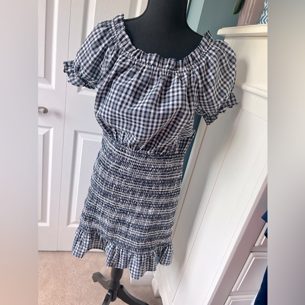 💙NWT Gingham Dress - Size Large